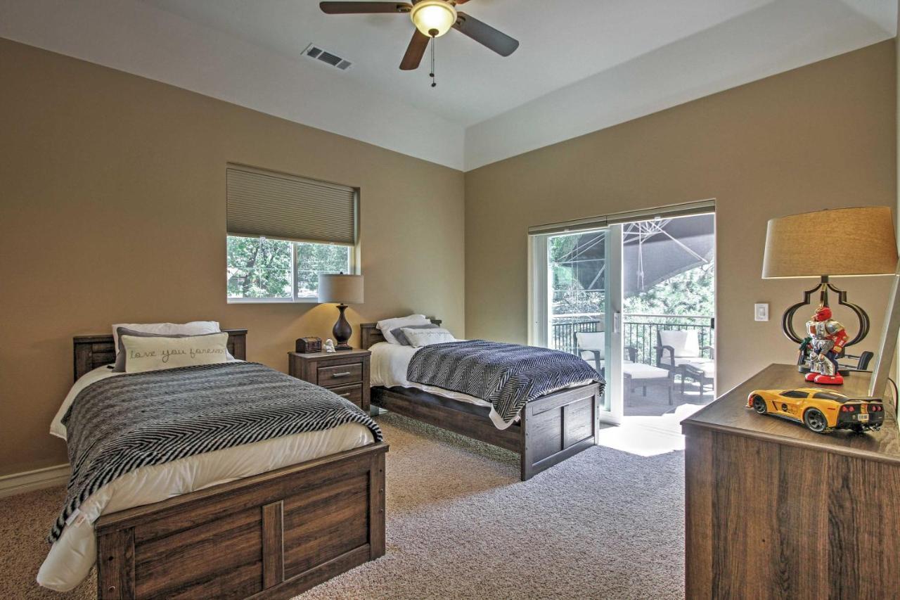 Roomy Home With Deck, 5 Mi To Lake Arrowhead Village ภายนอก รูปภาพ